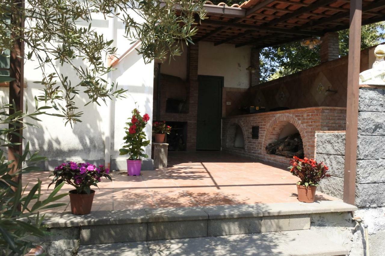 Casa Vacanza Etna Evergreen Vila Piedimonte Etneo Exterior foto